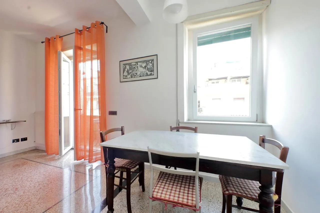 Apartment Silvano'S Home In Rome
