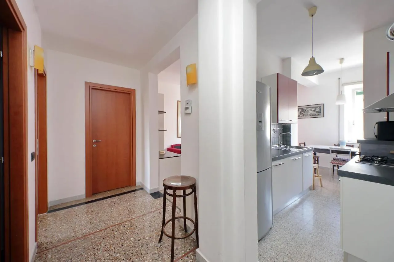 Apartment Silvano'S Home In Rome Italy